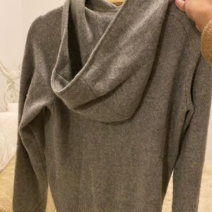 Cashmere sweatshirt
